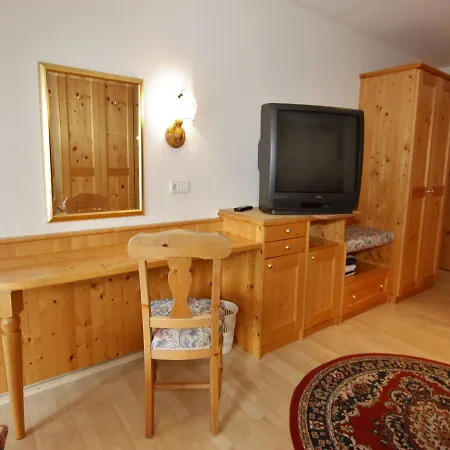 Otel Schwarzwaldgasthof Schwanen Schonach im Schwarzwald